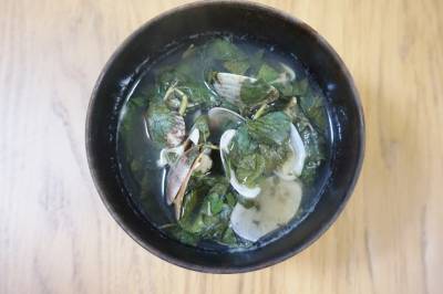 モロヘイヤとあさりの梅味スープ