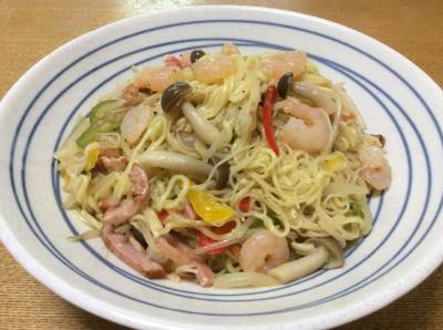 野菜たっぷり！焼きビーフン＆麺