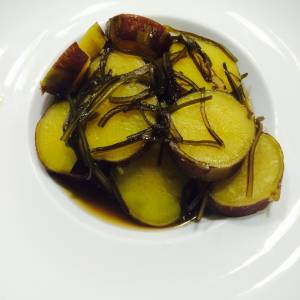 さつまいもと切り昆布の煮物