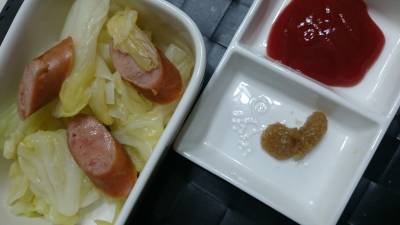 ソーセージとキャベツのサッと煮