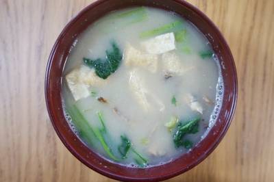 青菜たっぷりのみそ汁