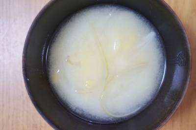 じゃがいもとたまねぎのみそ汁