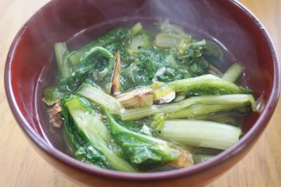 まるごと煮干しの青菜スープ