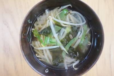 もやしとのりのスープ