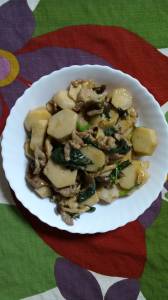 里芋と豚肉の塩炒め