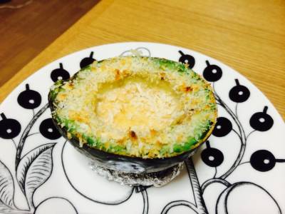 ふたりでひとつアボカド焼き