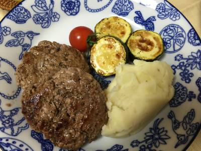 牛赤身の粗びきハンバーグ