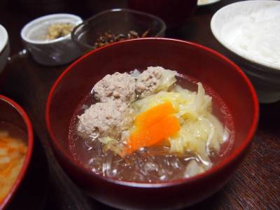 ひき肉だんごと白菜のスープ煮