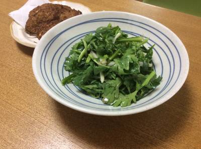 春菊とセロリのローマ風サラダ