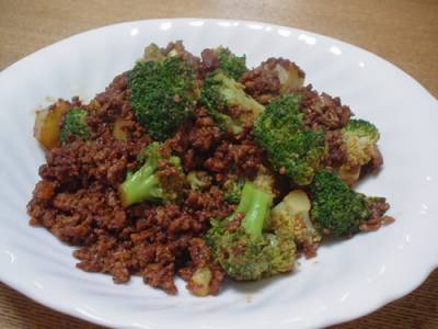ひき肉とブロッコリーの甘みそ炒め