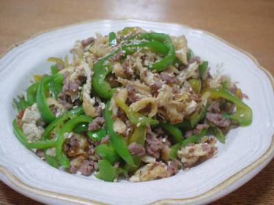 ピーマンと油揚げの細切り炒め