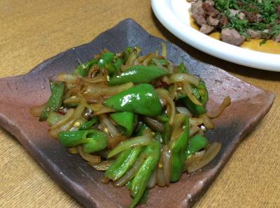 たまねぎとししとうのきんぴら