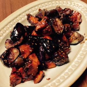 なすとにんじんのみそ炒め