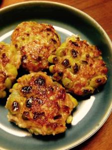 枝豆と鶏ひき肉の寄せ焼き