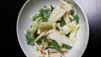 白菜とりんごのシーザーサラダ風