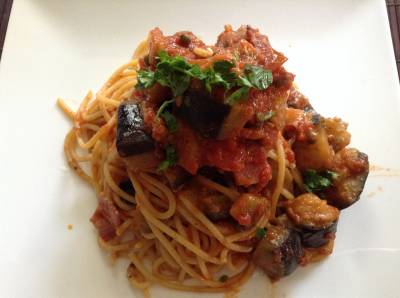 なすとトマトのパスタ