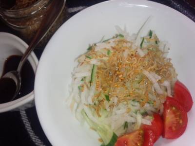 せん切り大根とカリカリじゃこの和風サラダ