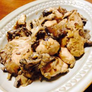 ささ身とまいたけのごまマヨ炒め