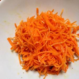 ダブル春にんじんサラダ