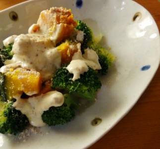 かぼちゃとブロッコリーのアーモンドサラダ