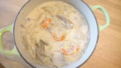 ツナ缶とたっぷり野菜のミルク鍋