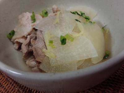 大根と豚肉の薄氷煮(うすらいに)