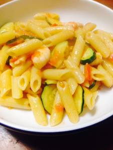 小えびとズッキーニのトマトペンネ