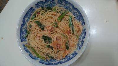 かにとほうれんそうのトマトクリームソースラザニア