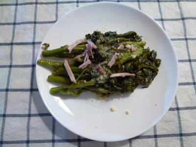 菜の花の焼きチーズサラダ