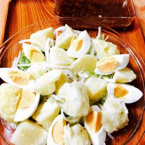 エダモンドレッシングで春野菜サラダ