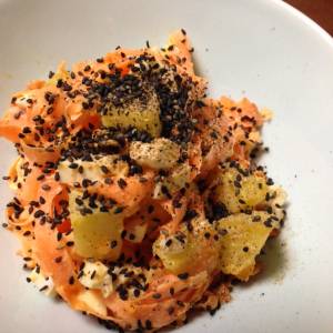 にんじんの白みそマヨあえ