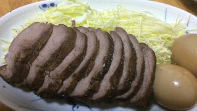 黒こしょう風味の焼き豚