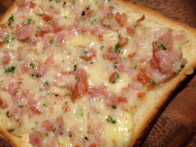 ソーセージオニオンディップトースト