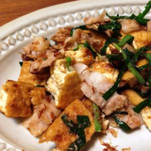 ちぎり厚揚げと豚バラの和風炒め