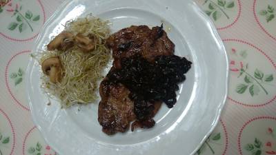 豚肉ソテー プルーン仕立て