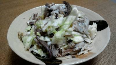 塩もみキャベツとあじの干物のレモンあえ