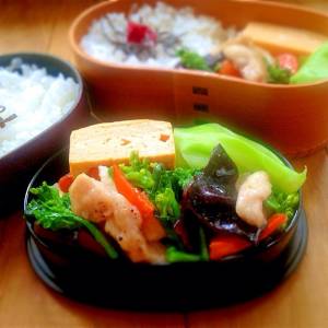 鶏むね棒と春野菜の塩炒め