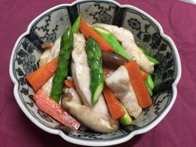 鶏むね棒と春野菜の塩炒め