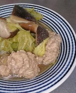ひき肉だんごと白菜のスープ煮