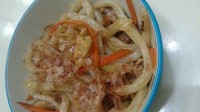 めんつゆ風味の焼きうどん