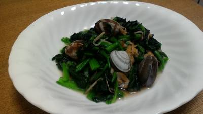 ほうれんそうとあさりのめんつゆ炒め