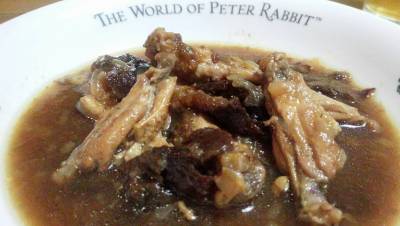 鶏肉とプルーンのスパイシー煮込み