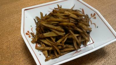 ゴボウのカレー粉いため