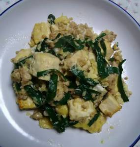 ひき肉と豆腐のにら炒め