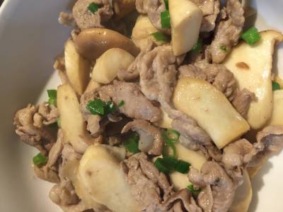 豚バラ肉のエリンギ炒め