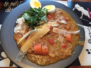 ちょっとでたんのう♪カレー