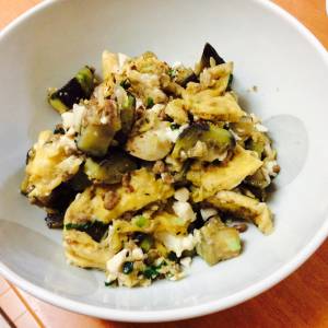 ひき肉と豆腐のにら炒め