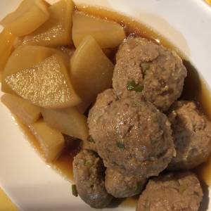 肉だんごと大根の煮物