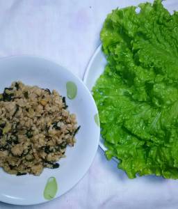 肉みそレタス包み