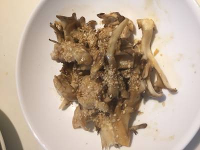 ささ身とまいたけのごまマヨ炒め